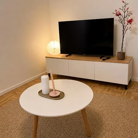 Peaceful One-bedroom Apartment, Private Yard And Parking Apartman Oulu