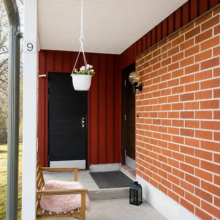 Peaceful One-bedroom Apartment, Private Yard And Parking * Oulu
