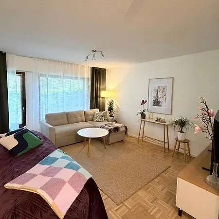 Apartamento Peaceful One-bedroom Apartment, Private Yard And Parking *